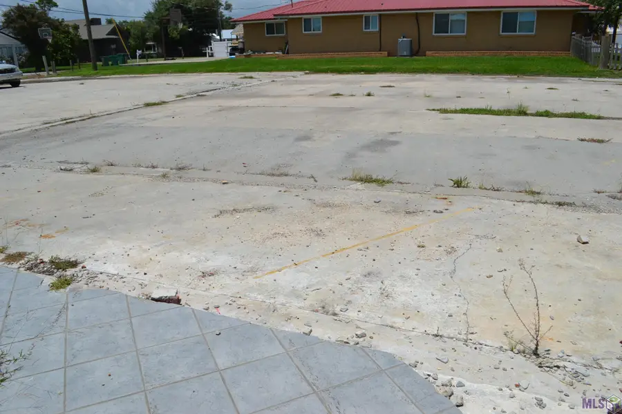 1720 South Bayou Drive, Golden Meadow, LA 70357 - #2