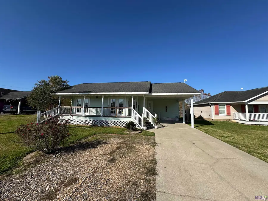 117 Caribbean Dr, Jeanerette, LA 70544 - #2