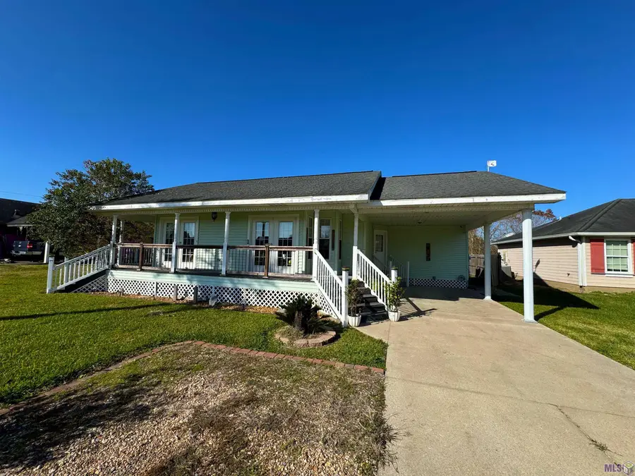 117 Caribbean Dr, Jeanerette, LA 70544 - #3