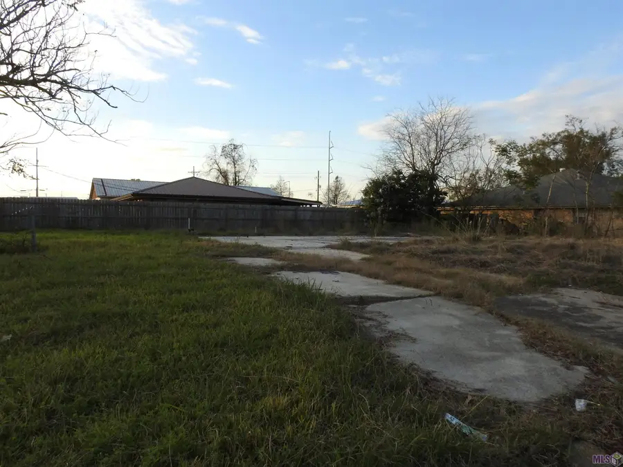 305 Dixie Avenue, Houma, LA 70363 - #2