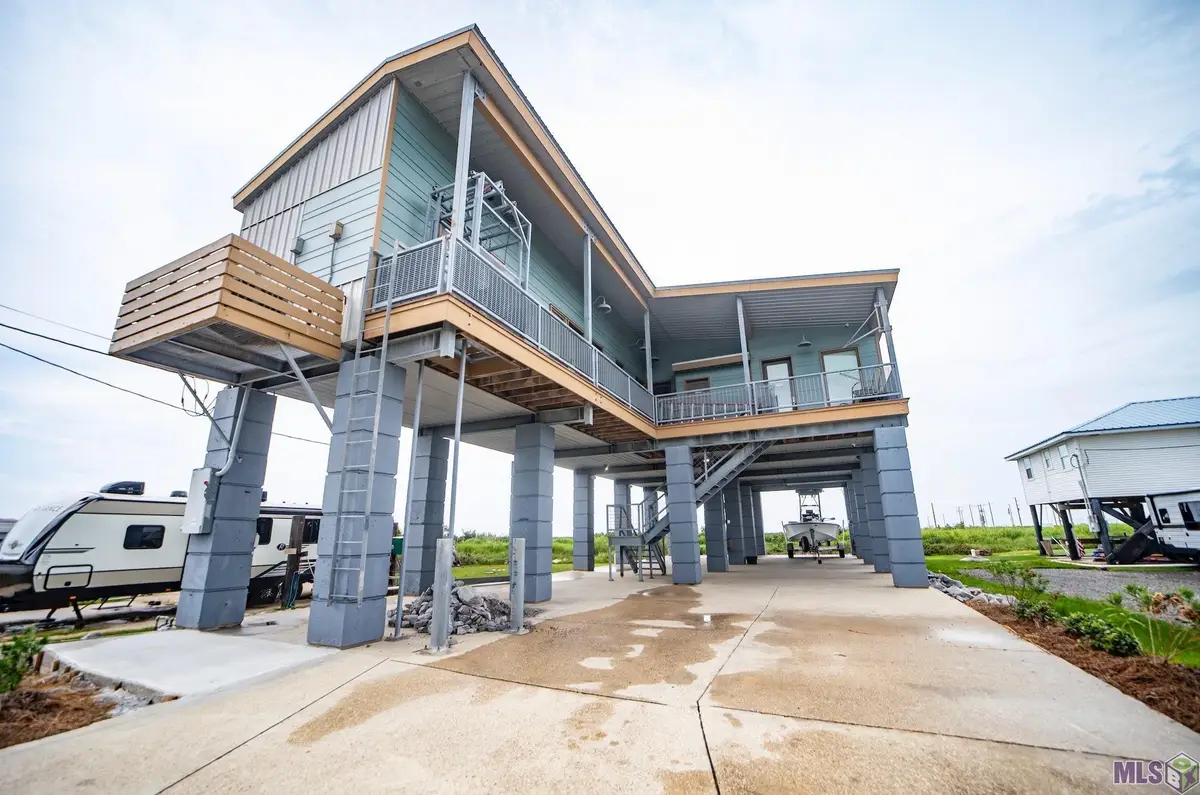 118 Hebert Ln, Grand Isle, LA 70358 - #1