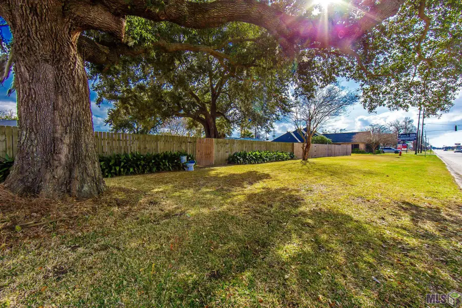 805 Chene Dr, Houma, LA 70364 - #2