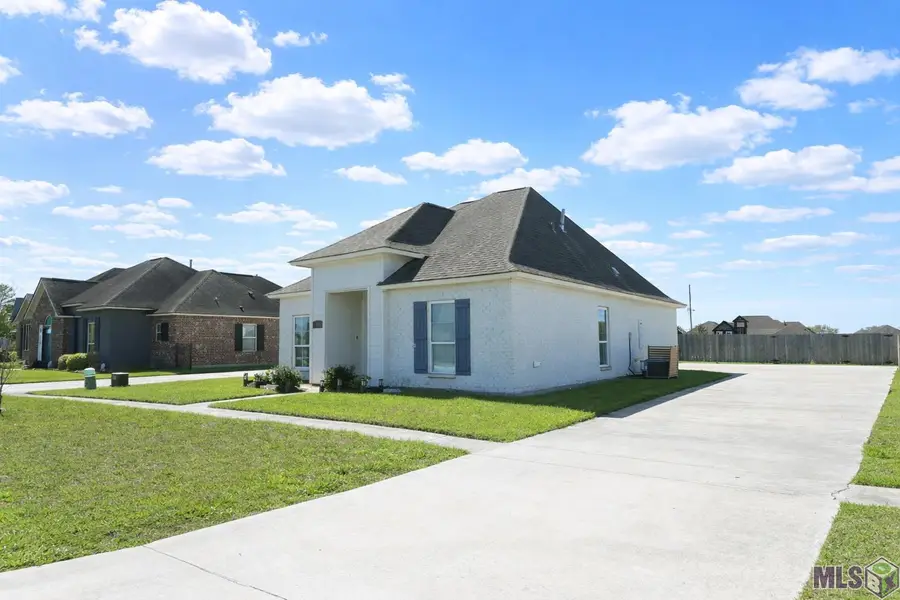 114 Carondelet Ct, Thibodaux, LA 70301 - #3