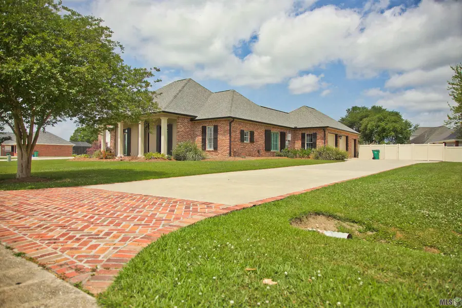 126 West 40th Place, Cut Off, LA 70345 - #3