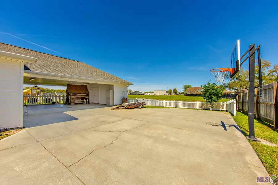 300 Cheyenne Dr, Houma, LA 70360 - #3