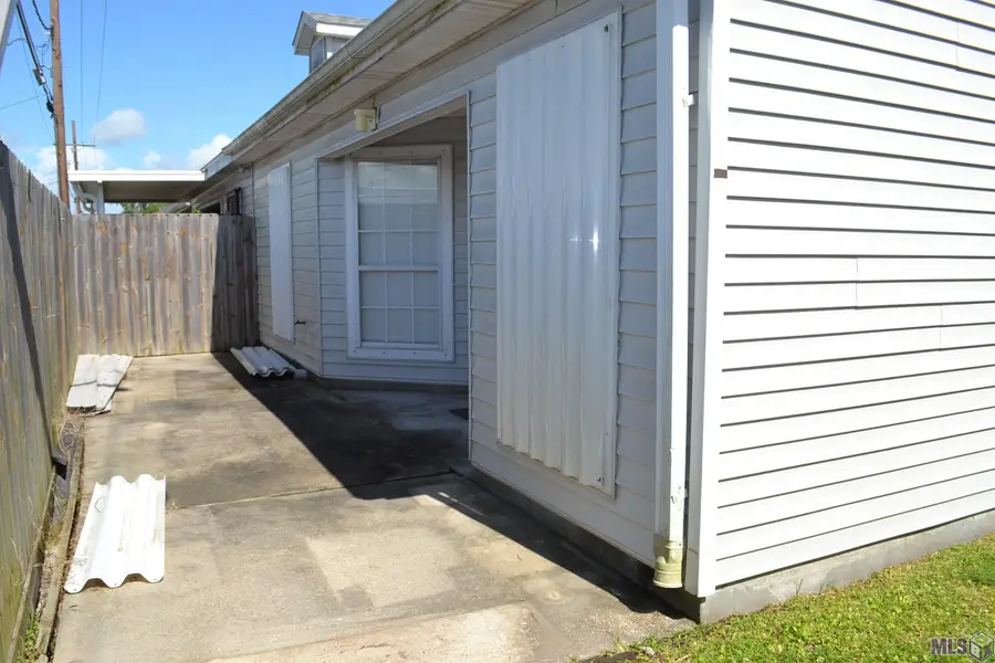 132 Saxony Dr, Houma, LA 70364 - #3