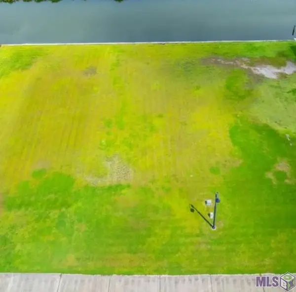 71 Queen Bess, Grand Isle, LA 70358