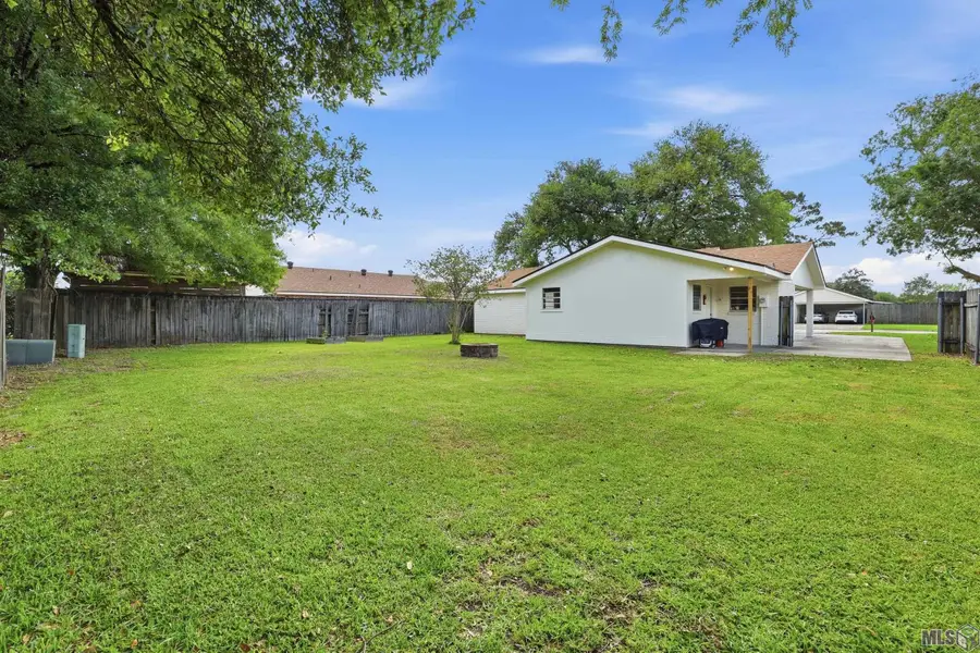 202 Hebert St, Berwick, LA 70342 - #3