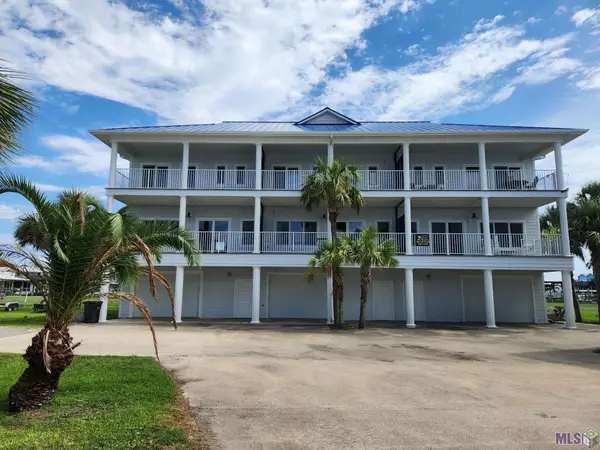 411 Admiral Craik Dr #5, Grand Isle, LA 70358