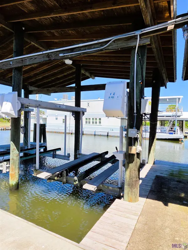 BS 72 Pirates Cove Marina #72, Grand Isle, LA 70358