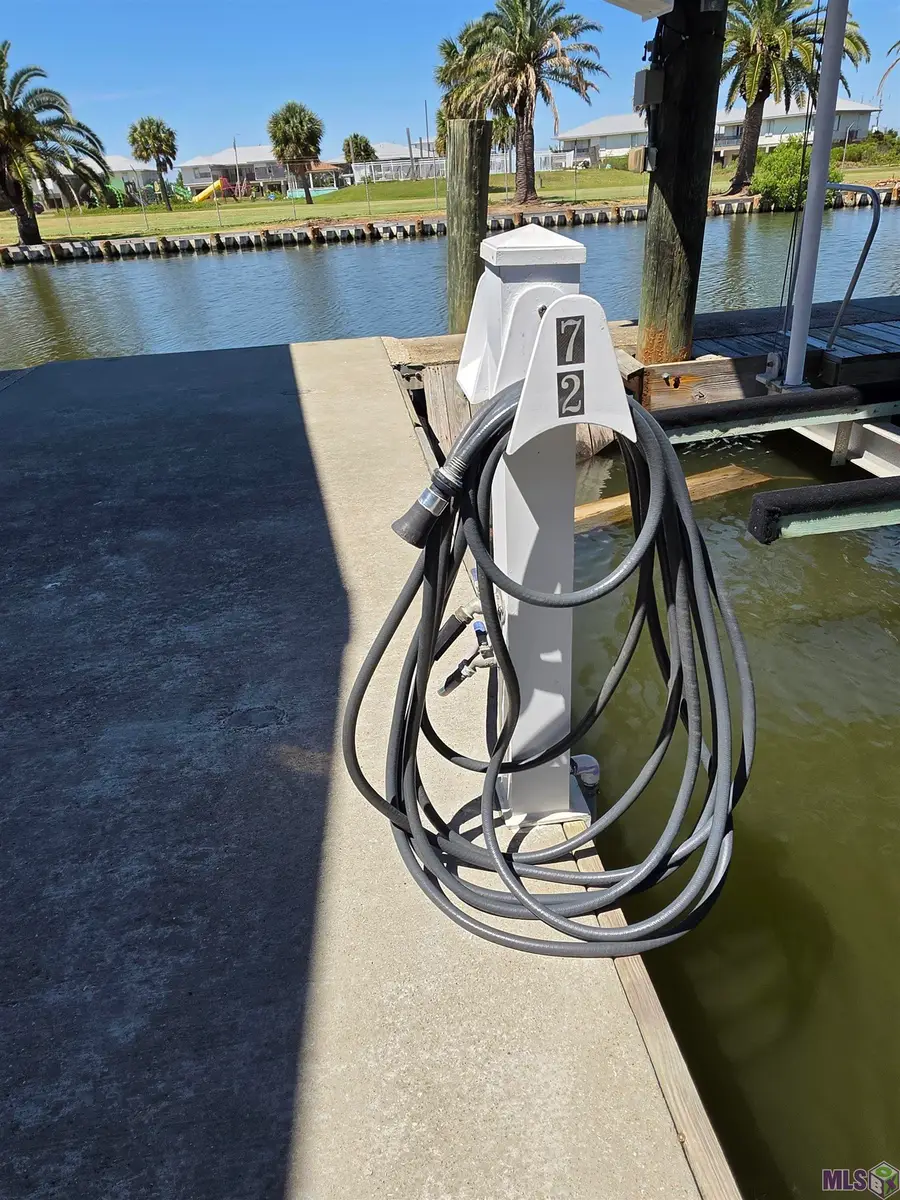 BS 72 Pirates Cove Marina #72, Grand Isle, LA 70358 - #2