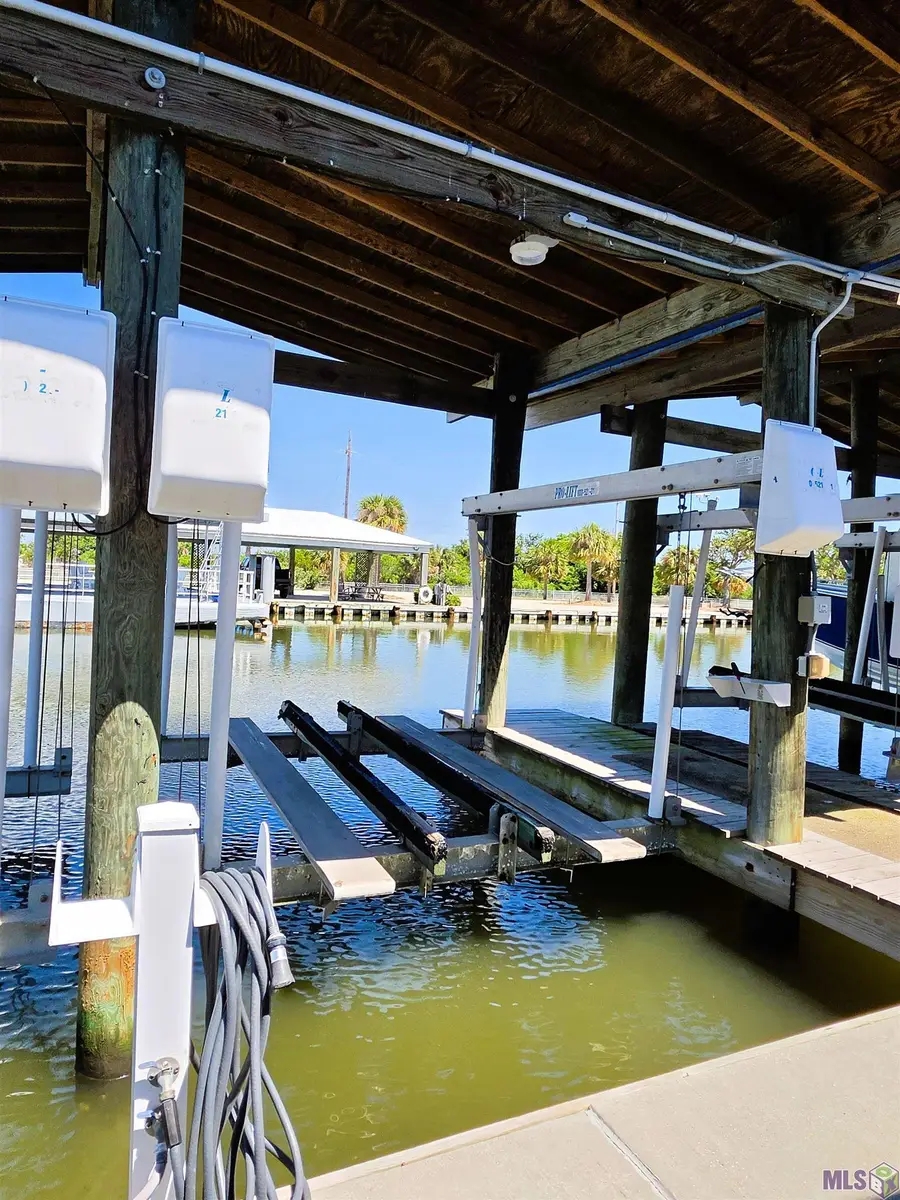 BS 72 Pirates Cove Marina #72, Grand Isle, LA 70358 - #3