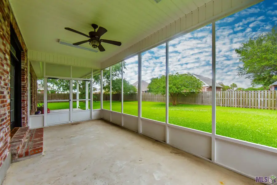 255 Lake Decade Ct, Houma, LA 70360 - #3