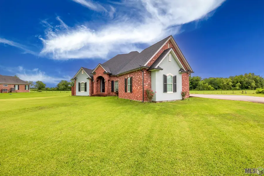 319 Chateau Dr, Lockport, LA 70374 - #2