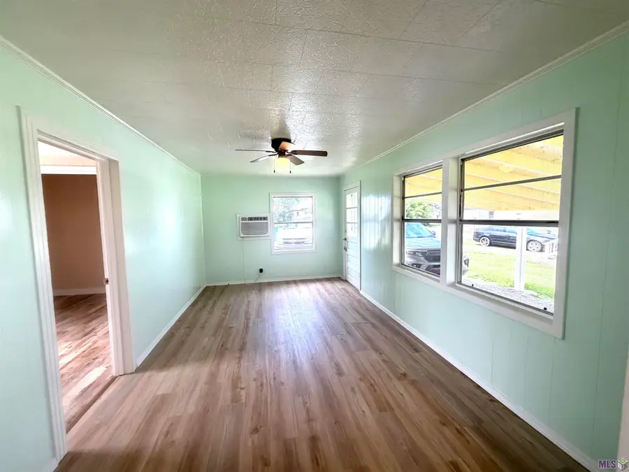 131 Jefferson St, Golden Meadow, LA 70357 - #3