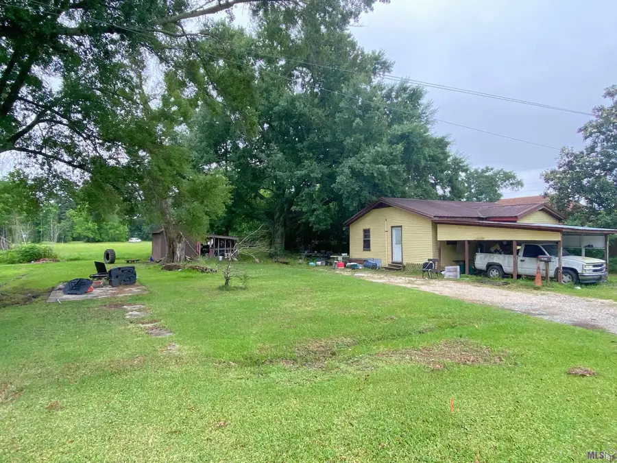307 E Nell St, Gonzales, LA 70737 - #2