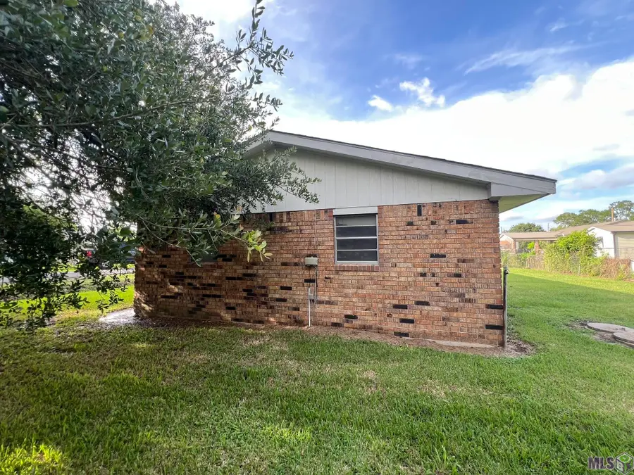 573 St Louis St, Raceland, LA 70394 - #3