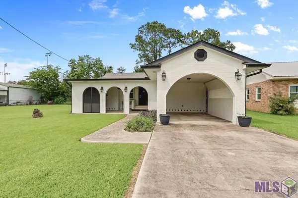 119 Napoleon Ave, Napoleonville, LA 70390