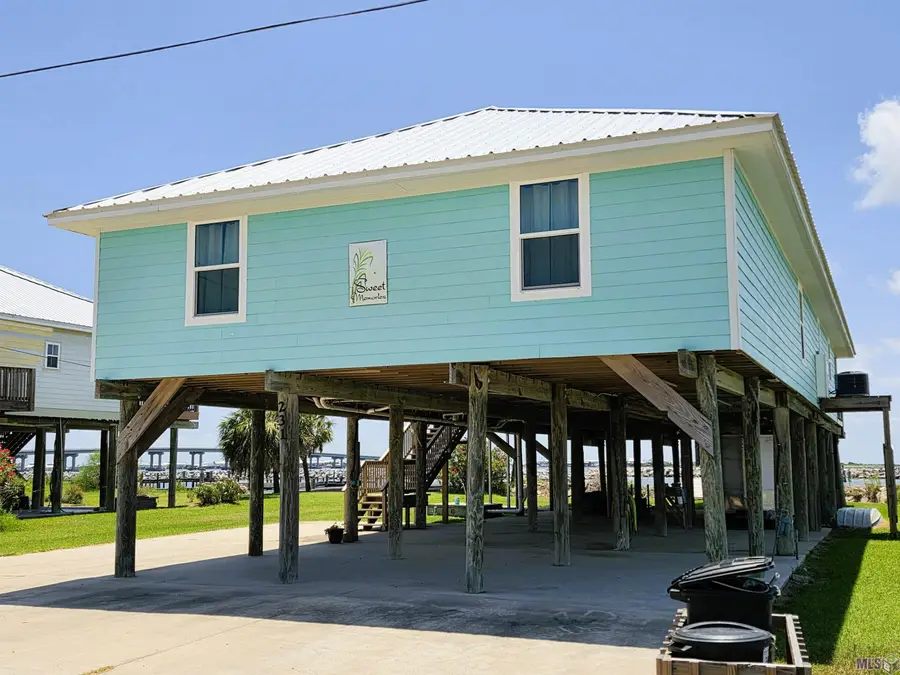231 W Central Ave, Grand Isle, LA 70358 - #2