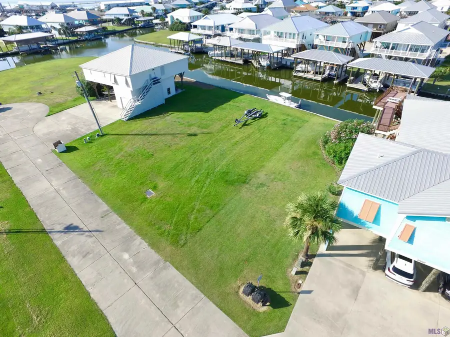 2002 Sarah Ln, Grand Isle, LA 70358 - #3
