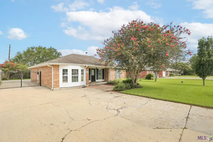 121 Rosedown Dr, Thibodaux, LA 70301 - #3