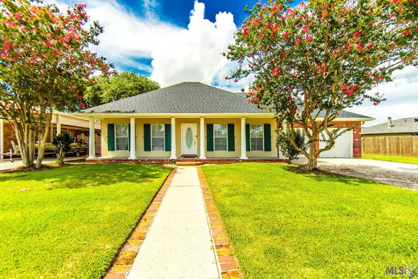 8 Summerfield Dr, Houma, LA 70360