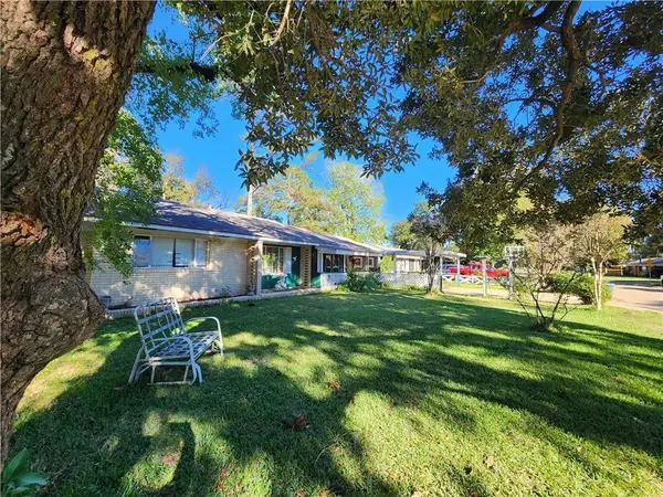 1433 Plantation Drive, Alexandria, LA 71303