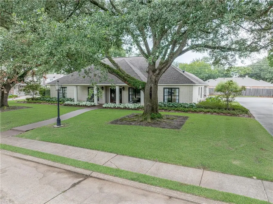 4402 Wendover Boulevard, Alexandria, LA 71303 - #3