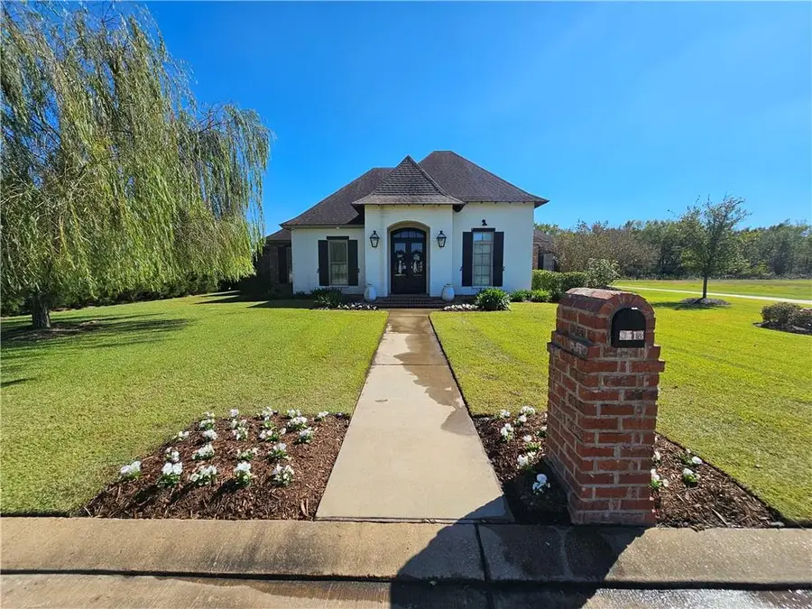 6713 Taylor Oaks Drive, Alexandria, LA 71303 - #2