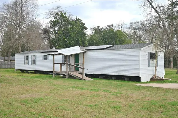 239 Pecan Street, Simmesport, LA 71369