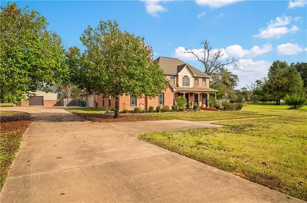 110 Columns Drive, Alexandria, LA 71303
