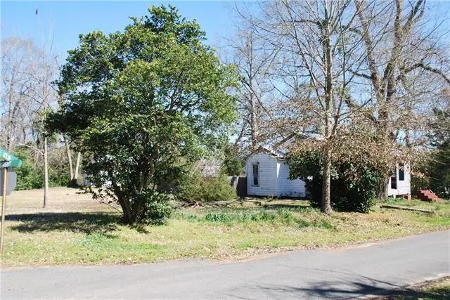 203 E Elm Street, Winnfield, LA 71483 - #2
