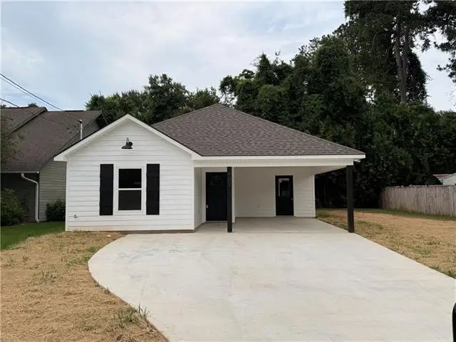 907 Texas Avenue, Alexandria, LA 71301 - #1