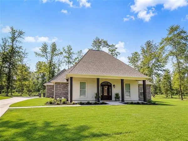 135 Shady Crest Avenue, Deville, LA 71328