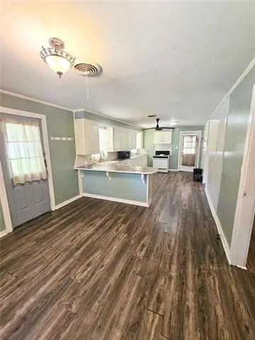220 Louisiana Avenue, Winnfield, LA 71483 - #2