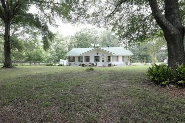229 Big Island Loop, Deville, LA 71328
