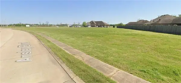 124 Versailles Boulevard, Alexandria, LA 71303