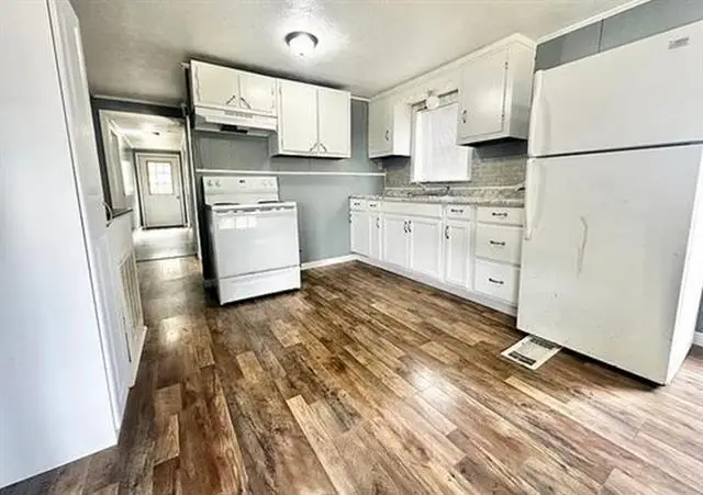 108 Miller Avenue, Leesville, LA 71446 - #2