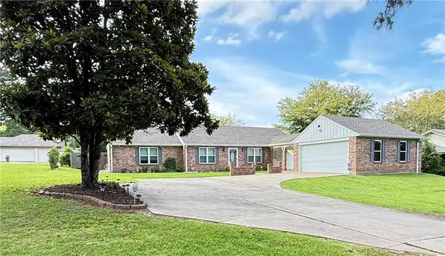 607 Holly Moore Drive, Pineville, LA 71360 - #1