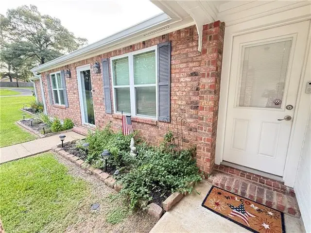 607 Holly Moore Drive, Pineville, LA 71360 - #2