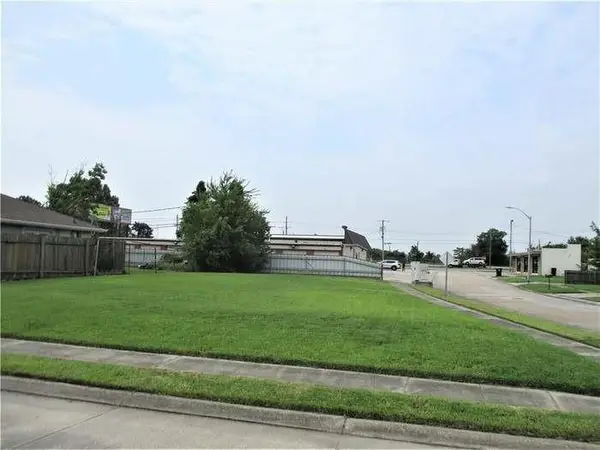 2007 Congressman Hebert Drive, Chalmette, LA 70043