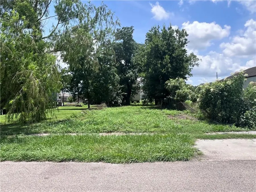 1811 Flood Street, New Orleans, LA 70117 - #2