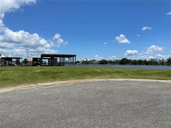 171 Thrasher Lane, Port Sulphur, LA 70083