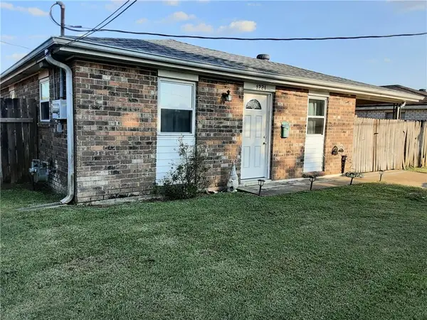 1221 East Drive, Westwego, LA 70094