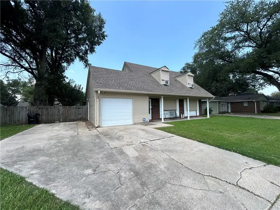 517 Chatsworth Drive, Laplace, LA 70068 - #2