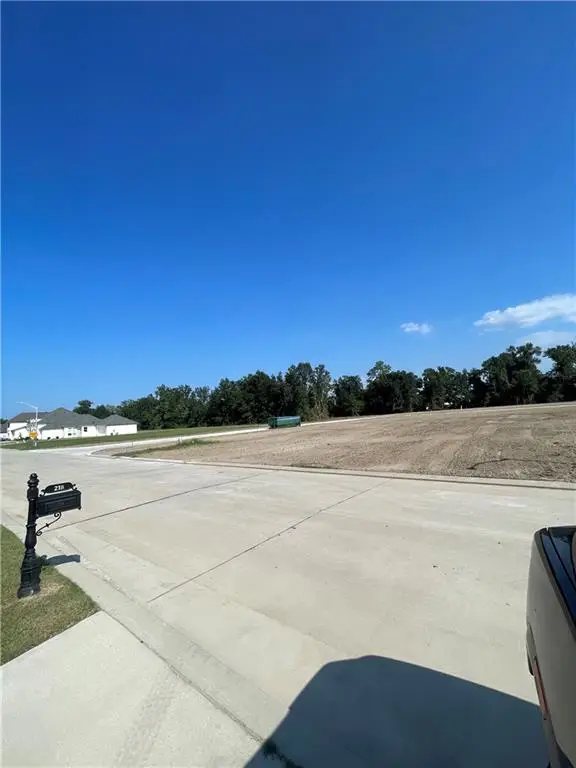 217 River Place Drive, Hahnville, LA 70057