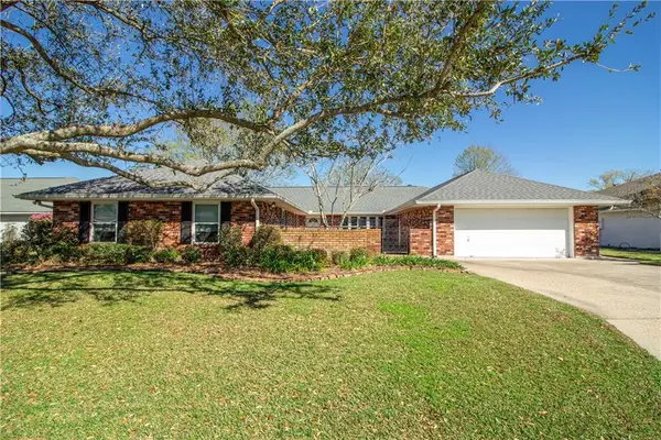 6 Country Club Drive, Laplace, LA 70068
