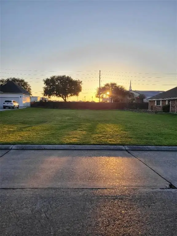 Lake Arrowhead Drive, Harvey, LA 70058 - #2