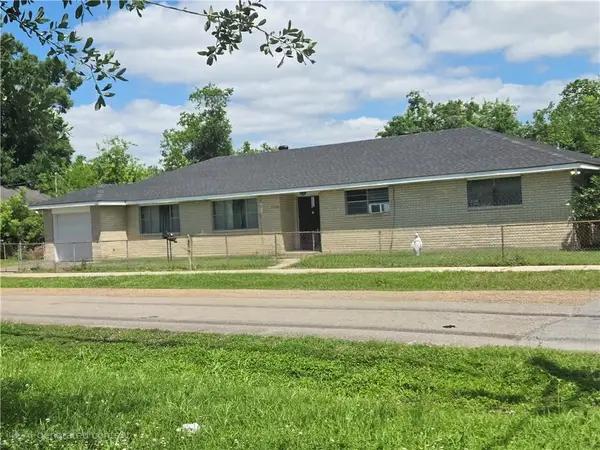 1520 Leboeuf Street, New Orleans, LA 70114