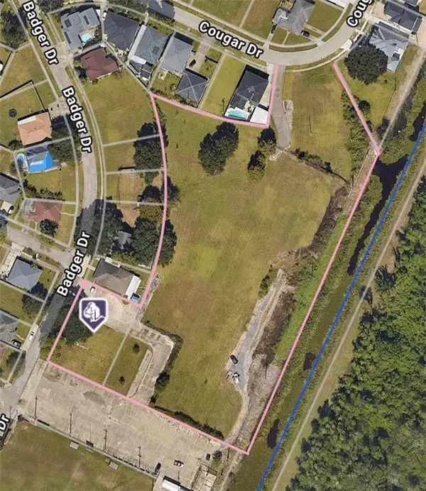 815 Badger Drive, Arabi, LA 70032